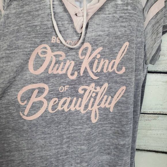 Torrid Size 0 Gray Graphic Tee “Own Kind of Beautiful” Lace-Up Neck Varsity - Picture 2 of 7